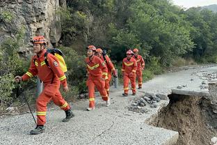 美记：奇才队已通知对手球队 愿意交易老将为重建积累未来资产